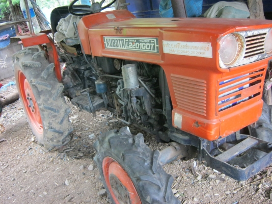 ขายคูโบต้า L2201 4X4    0840747874  ปานครับ