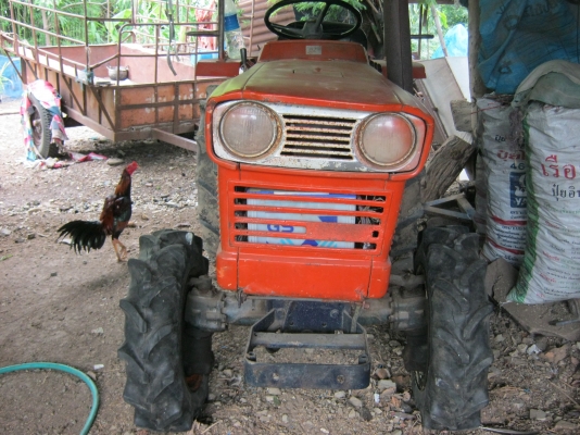 ขายคูโบต้า L2201 4X4    0840747874  ปานครับ