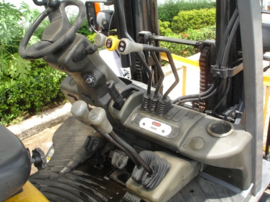Forklift TCM ดีเซล 2.5 ตัน ปี 2008 ฟูลฟรี ไซด์ชิฟท์ นำเข้าจากญี่ปุ่น ไม่แพงครับ