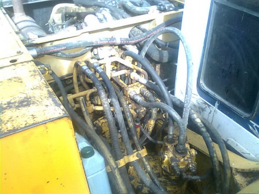 ขายแม็คโคร KOMATSU PC120 รุ่น 5พร้อมเทนเล่อบรรทุกหัวยาว