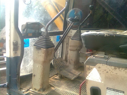 ขายแม็คโคร KOMATSU PC120 รุ่น 5พร้อมเทนเล่อบรรทุกหัวยาว