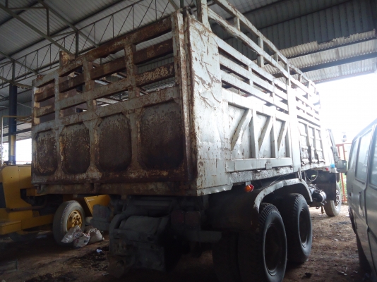 รถ 10ล้อ 2เพลาดัมพ์ 225แรง