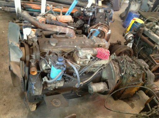 ขายเครื่องยนต์ komatsu 6d95 พร้อมเกียร์เฟืองท้าย ขายเครื่องยนต์ komatsu 6d95 พร้อมเกียร์เฟืองท้าย