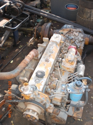 ขายเครื่องยนต์ komatsu 6d95 พร้อมเกียร์เฟืองท้าย ขายเครื่องยนต์ komatsu 6d95 พร้อมเกียร์เฟืองท้าย