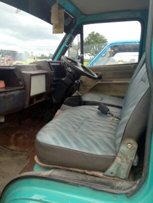 ISUZU หัว NKR เครื่อง 85 คัชชี TL กะบะยาว 4.3 เมตร เกียรสั้นยกหัวได้ภาษีเต็ม