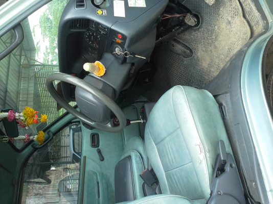 รถตู้ TOYUTA