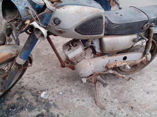 ขายรถเก่าในตำนาน รุ่นอะไรก้ไม่รู้ช่วยบอกที 7500 บาท ขายรถเก่าในตำนาน รุ่นอะไรก้ไม่รู้ช่วยบอกที 7500 บาท