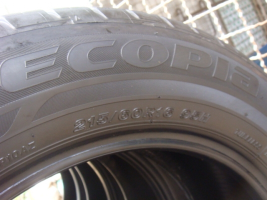 ขายยาง Bridgestone Ecopia 215 /60/ 16  ปี 12