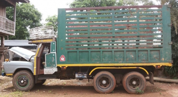 ISUZU TX 168 HP EH700 รถหัวยาวสิบล้อเพลาเดียว กระบะเหล็กคอกสูงเกษตรความยาว 5.50 เมตรสภาพสวย เครื่องแห้งแรงดีลงเล่มครบพร้อม หัวเก๋งสวยไม่มีผุกร่อนคอนโซลอยู่ครบ พวงมาลัยเพาเวอร์ ระบบเบรคทริ๊ปฟี้ ช่วงล่างใหญ่ใช้เพลาเดียวของจัมโบ้ 200 สภาพดีมาก ยางสภาพดี 10 เ