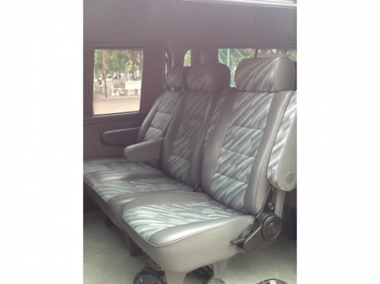 NISSAN URVAN 3.0 ZDI ปี2004