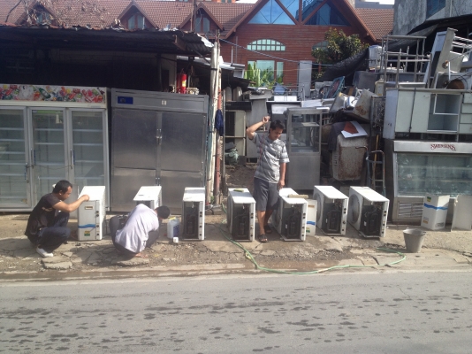 ขายแอร์ขนาด1ตันมี 20ชุด ชุดละ 2500 ขายแอร์ขนาด1ตันมี 20ชุด ชุดละ 2500