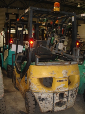 ขายรถฟอร์คลีฟท์ KOMATSU FG15HT20 เสา3 เมตรออโต้ ปี2006 รถนอกนำเข้า ติดต่อ มานะ 085-9049669