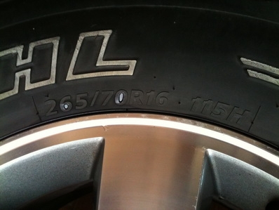 แม็กซ์และยางฟอร์จูนเนอร์ ขอบ16 นิ้ว ขนาด 265-70-16 Hankook 09 สภาพยางตามรูปเลยครับ วิ่งได้ปกติ เพิ่งถอดเปลี่ยนแม็กซ์ชุดใหม่ ราคาต่อรองได้ แม็กซ์และยางฟอร์จูนเนอร์ ขอบ16 นิ้ว ขนาด 265-70-16 Hankook 09 สภาพยางตามรูปเลยครับ วิ่งได้ปกติ เพิ่งถอดเปลี่ยนแม็กซ์ชุดใหม่ ราคาต่อรองได้