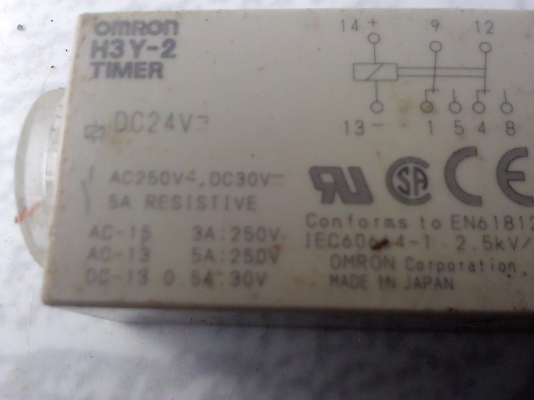 ตัวตั้งเวลาตั้วเล็ก omron .ใช้ไฟ 24 V.ตั้งเวลาได้ 0 - 100 วินาทีใช้ง่าย มีโหมดการทำงานเดียว