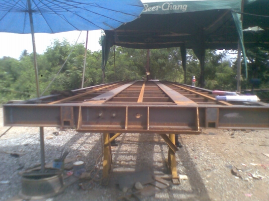 รถใหม่3เพลาพื้นเรียบใกล้เสร็จแล้วรุ่นใหม่