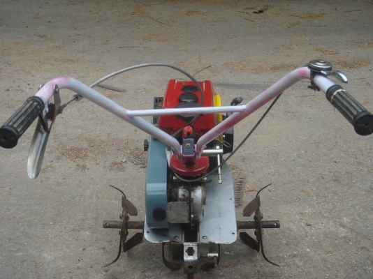 รถพรวนดิน