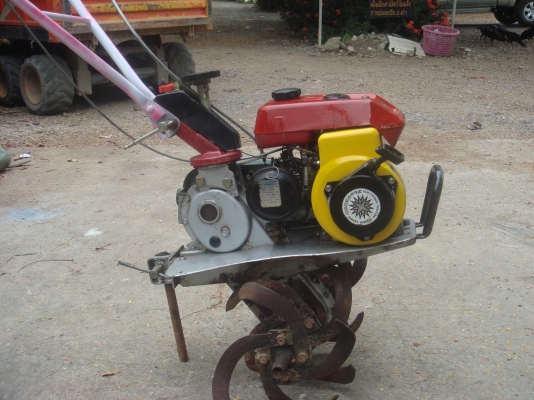 รถพรวนดิน