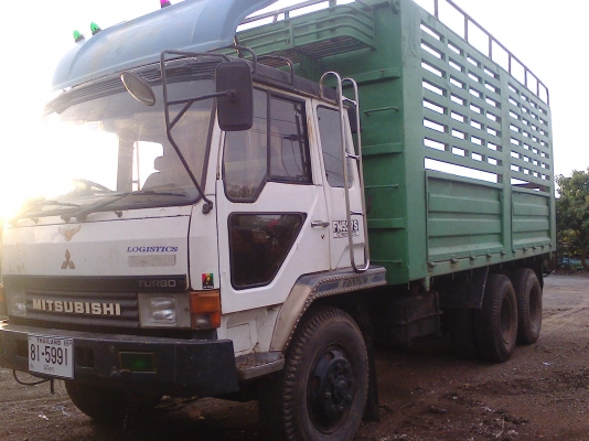 ต้องการขายรถบรรทุก10 ล้อ MITSUBISHI