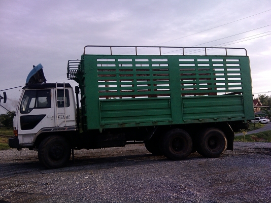 ต้องการขายรถบรรทุก10 ล้อ MITSUBISHI