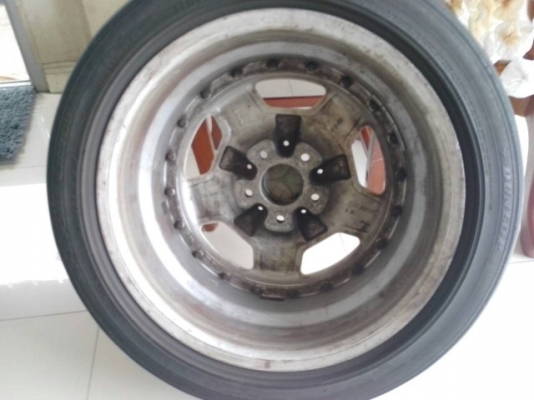 ขาย แมกซ์ เบนซ์ AMG แท้ 7.5 หลัง 7.5 et 37  พร้อมยาง ปี 2011ขอบ 17  ขาย  25000