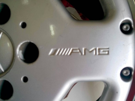 ขาย แมกซ์ เบนซ์ AMG แท้ 7.5 หลัง 7.5 et 37  พร้อมยาง ปี 2011ขอบ 17  ขาย  25000