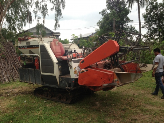 รถเกียว คูโบต้า  มีภาพวีดีโอ รุ่น DC 60 รถใช้งานมาแล้ว 2462 ช ม  รถมือหนึ่ง ป้ายแดง รถสวยพร้อมใช้งาน เครื่องยนต์ดี ช่วงล่างดี สนใจติดต่อ 081-9972972 089-8451778 คุณ ชัยยามินิมาท์ร