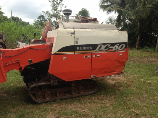 รถเกียว คูโบต้า  มีภาพวีดีโอ รุ่น DC 60 รถใช้งานมาแล้ว 2462 ช ม  รถมือหนึ่ง ป้ายแดง รถสวยพร้อมใช้งาน เครื่องยนต์ดี ช่วงล่างดี สนใจติดต่อ 081-9972972 089-8451778 คุณ ชัยยามินิมาท์ร