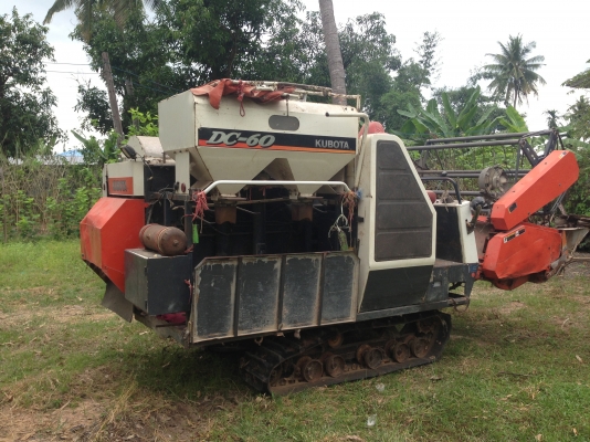 รถเกียว คูโบต้า  มีภาพวีดีโอ รุ่น DC 60 รถใช้งานมาแล้ว 2462 ช ม  รถมือหนึ่ง ป้ายแดง รถสวยพร้อมใช้งาน เครื่องยนต์ดี ช่วงล่างดี สนใจติดต่อ 081-9972972 089-8451778 คุณ ชัยยามินิมาท์ร
