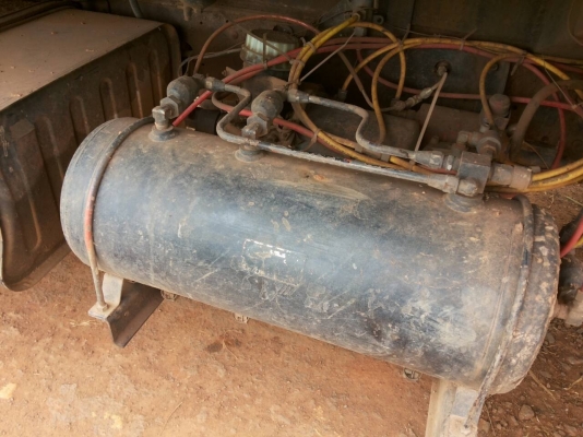 ISUZU JCM 175 HP 6BG1 สิบล้อดั๊มพ์เพลาเดียว กระบะดั๊มพ์มิเนียมคอกสูงเกษตรสภาพสวยจัด เครื่องแห้งแรงดี หัวเก๋งร็อกกี้สวยจัดลงเล่มครบถูกต้องภายในคอนโซลสวยครบ แอร์เย็น พวงมาลัยเพาเวอร์ ระบบเบรคทริ๊ปฟี้ ช่วงล่างใหญ่ชุดเพลาและเฟืองท้ายของจัมโบ้ 200 ยางสภาพดี 80 ISUZU JCM 175 HP 6BG1 สิบล้อดั๊มพ์เพลาเดียว กระบะดั๊มพ์มิเนียมคอกสูงเกษตรสภาพสวยจัด เครื่องแห้งแรงดี หัวเก๋งร็อกกี้สวยจัดลงเล่มครบถูกต้องภายในคอนโซลสวยครบ แอร์เย็น พวงมาลัยเพาเวอร์ ระบบเบรคทริ๊ปฟี้ ช่วงล่างใหญ่ชุดเพลาและเฟืองท้ายของจัมโบ้ 200 ยางสภาพดี 80