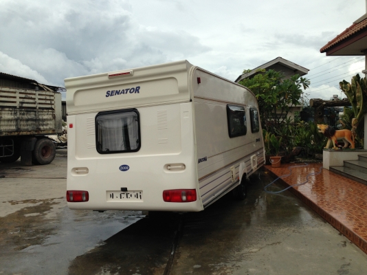 ขายรถบ้าน CARAVAN  นำเข้าจากอังกฤษ ภายในสวยๆมีห้องน้ำ ห้องครัว ที่นั่งเล่น ที่นอน มีแอร์ ทีวี UBC ครบ ขายถูก ราคา 400000 บาท โทร 085-2138270 เอ็มคับ