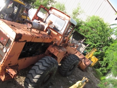 ขาย-รถตักล้อยาง รุ่นเอวอ่อน ยี่ห้อ TCM เครื่องยนต์ดีเซล 6 สูบ มือสองนำเข้าจากญี่ปุ่น พร้อมใช้งานทันทีครับ