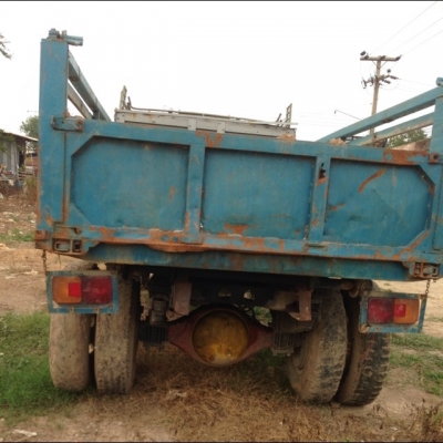 ขาย หกล้อดั้มหัวไม้ รถใช้อยู่ เล่มทะเบียนมีแต่ขาด ราคาต่อรองได้ เครื่อง6bb เฟืองท้ายหมวกเจ็ก