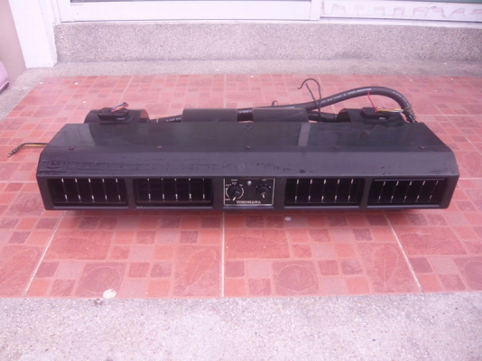 ขายตู้แอร์หน้าปรับได้แบบสี่ช่อง YOKOHAMA