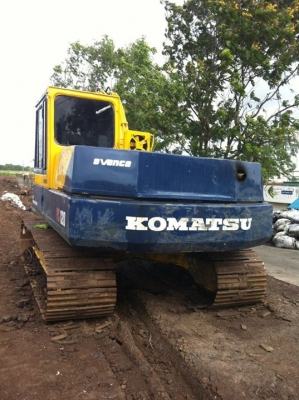 ขายแม็กโค KOMATSU PC120 รุ่น 3 พร้อมใช้งาน ถูกๆไปเลยจอดไว้ไม่ค่อยได้ใช้ เส็ดงานแล้วเลยขาย ถูกๆไป 460000 บาท โทร 081-8097225 พิมล 085-2138270 เอ็ม