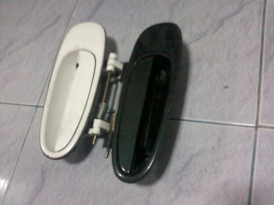 มือจับประตูหลังtoyota สามห่วง