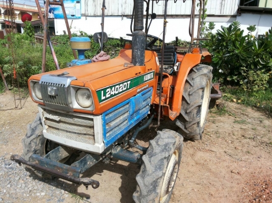 ปัญญาแทรคเตอร์มาแล้ว...จัดมาให้ครับ คูโบต้า L 2402 DT  พร้อมผาน 5x22