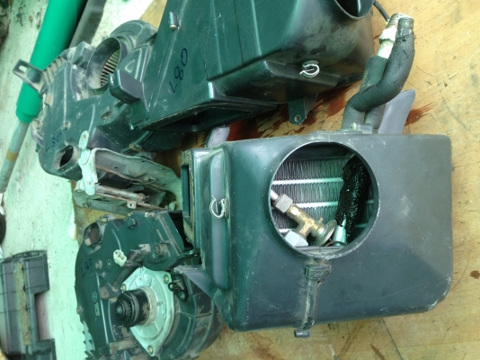 ขายตู้แอร์ DAIHATSU มิร่า