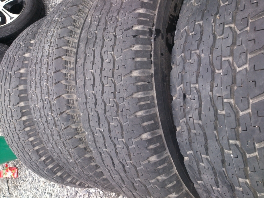 ขายแม็กISUZUพร้อมยางบริสโตร์265/70R16 ยางปี10 จำนวน 1 ชุด