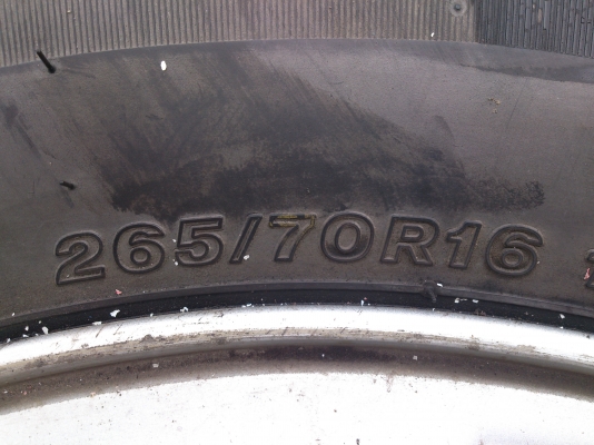 ขายแม็กISUZUพร้อมยางบริสโตร์265/70R16 ยางปี10 จำนวน 1 ชุด