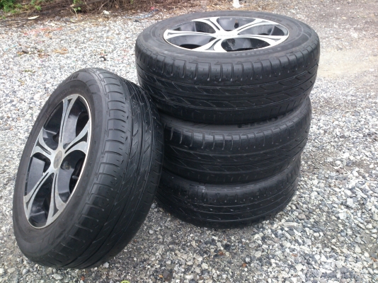 ขายแม็กLENSO 5 รู 114.3 พร้อมยางบริสโตร์215/60R16 ยางปี10 จำนวน 1 ชุด