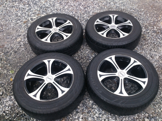 ขายแม็กLENSO 5 รู 114.3 พร้อมยางบริสโตร์215/60R16 ยางปี10 จำนวน 1 ชุด