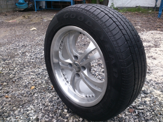 ขายแม็ก 4รู100 ขอบ16 พร้อมยาง205/55R16 ยางปี10 จำนวน 1 ชุด