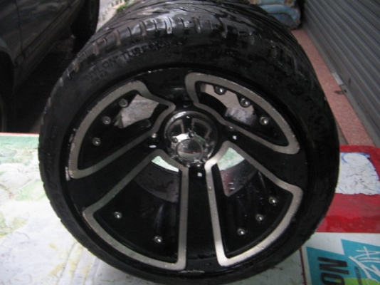 ขาย ล้อแม็ก ATV แต่ง ขอบ 12 พร้อมยาง 4 วง ราคา 9,500 และ ขาย ล้อแม็ก ATV แต่ง ขอบ 10 พร้อมยางสภาพสวย มี 3 วง ราคาวงล่ะ 3,000