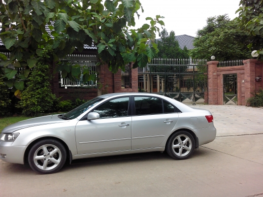 HYUNDAI SONATA 2.0 SP สีบรอนเงิน ปี09 ปลายปี* สวยสวยมากครับ รถใหญ่ ราคา วีออส ! ! ! HYUNDAI SONATA 2.0 SP สีบรอนเงิน ปี09 ปลายปี* สวยสวยมากครับ รถใหญ่ ราคา วีออส ! ! !