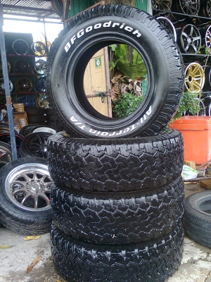 ขายยางBF 245 70 16ปี11ชุดละ11800