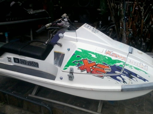 ขายเรือเจ็ท X2 เก่าญี่ปุ่นครับ สภาพตามรูป ยังไม่เคยลงน้ำในไทยครับ