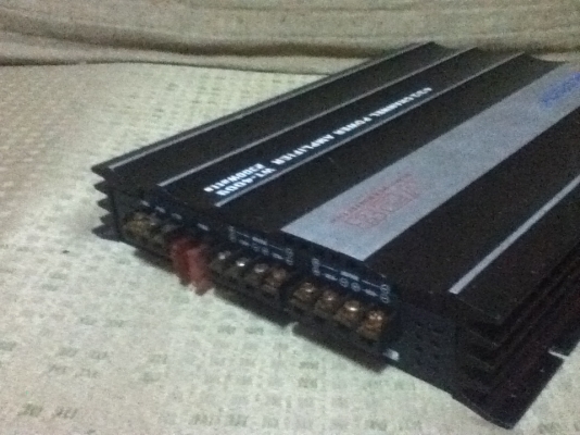 ขายแอมป์ worldtech รุ่น WT-4009(4ch) ขายถุกๆ 1300.-