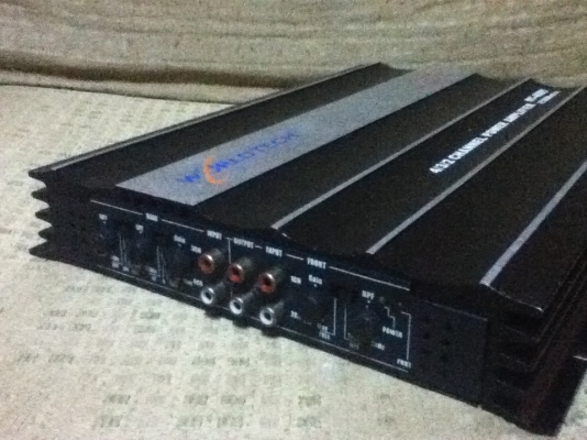 ขายแอมป์ worldtech รุ่น WT-4009(4ch) ขายถุกๆ 1300.-