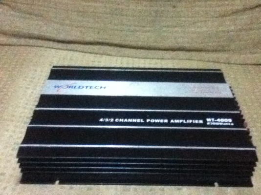 ขายแอมป์ worldtech รุ่น WT-4009(4ch) ขายถุกๆ 1300.-