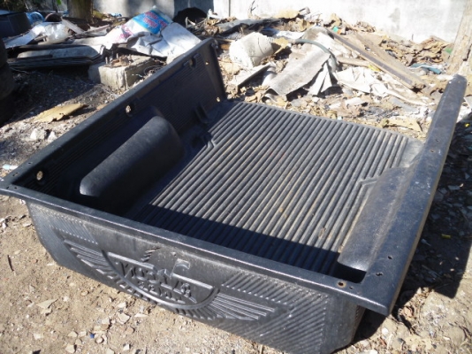 ขายแม๊กซ์ลายเนอร์nissan big m แค๊ป มีชิ้นเดียวสภาพเกือบใหม่มีหูให้ด้วย